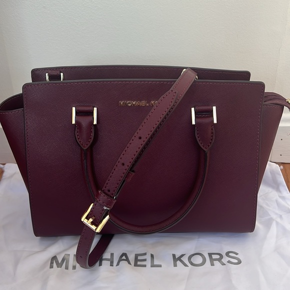 NWT! Michael Kors medium Selma merlot leather satchel . - Picture 2 of 13